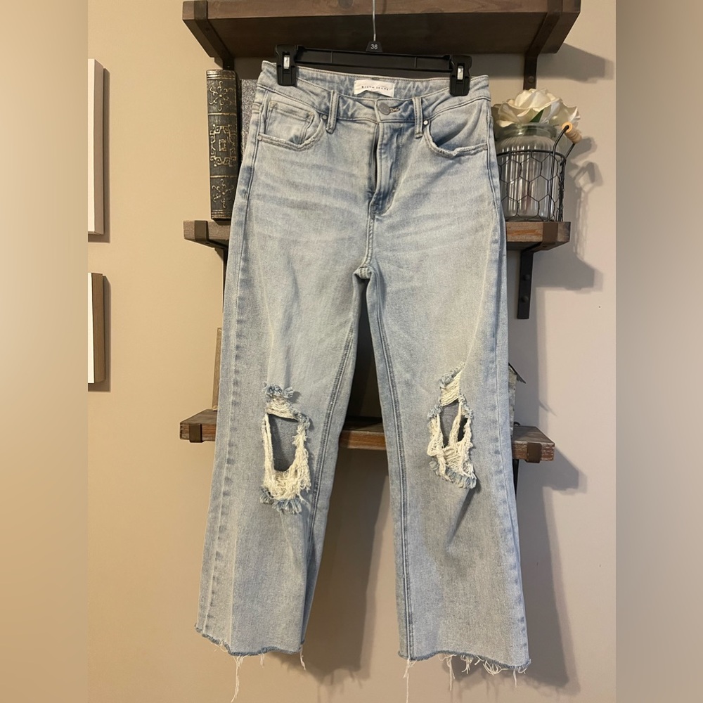 Risen distressed cropped straight leg